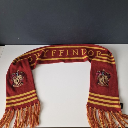 Harry potter gryffindor scarf - harry,