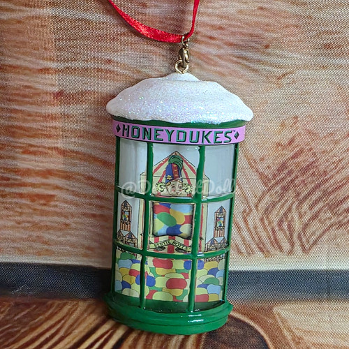 Harry potter honeydukes window - honeydukes,