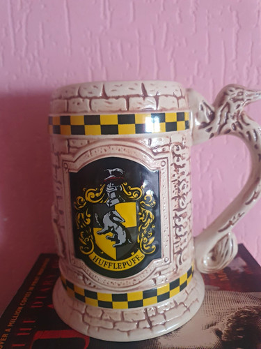 Harry potter hufflepuff - harry,